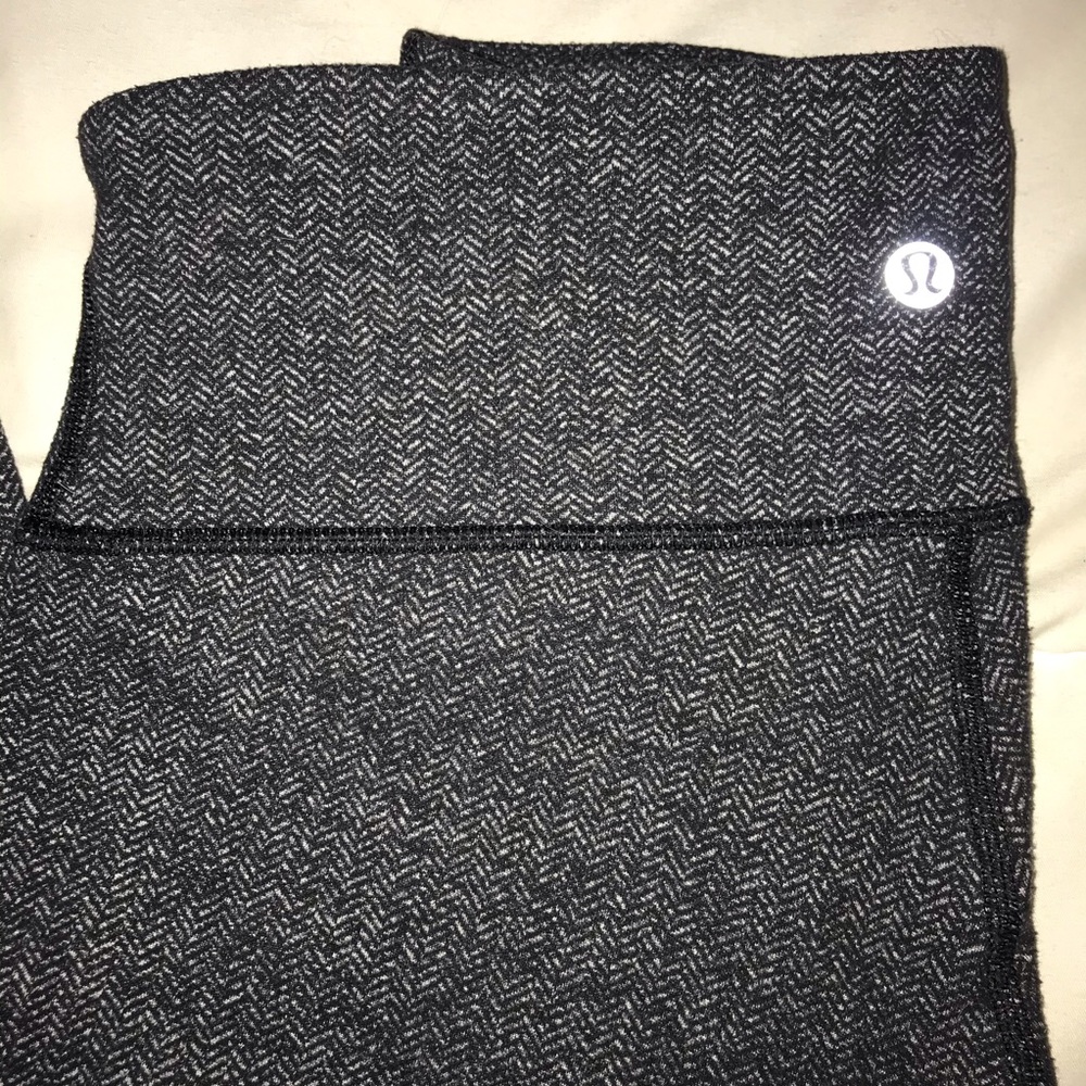 LIKE NEW lululemon leggings